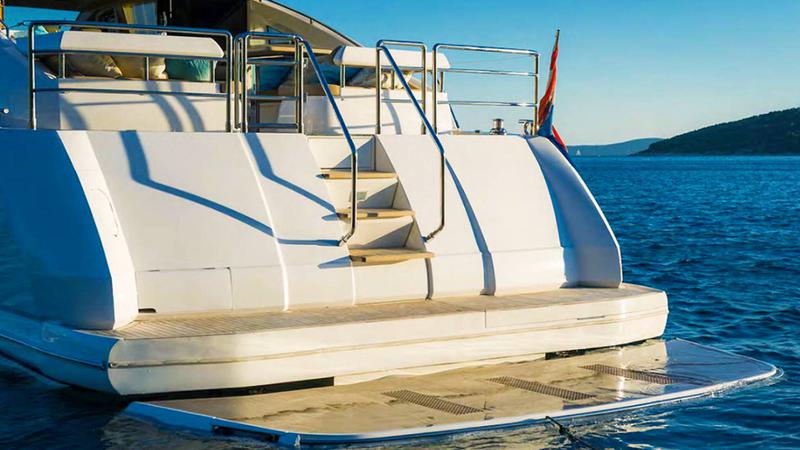 Book yachts online - motorboat - Princess V65 - Spice of Life - rent