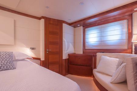 Book yachts online - motorboat - Dalla Pieta 86 - Sea Lady - rent