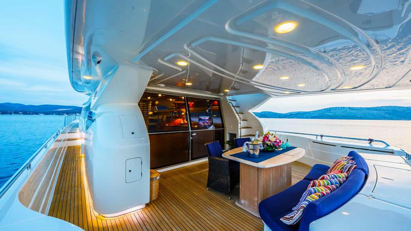 Book yachts online - motorboat - Ferretti 760 - Quo Vadis I - rent