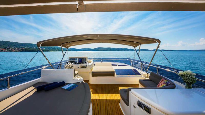 Book yachts online - motorboat - Ferretti 760 - Quo Vadis I - rent