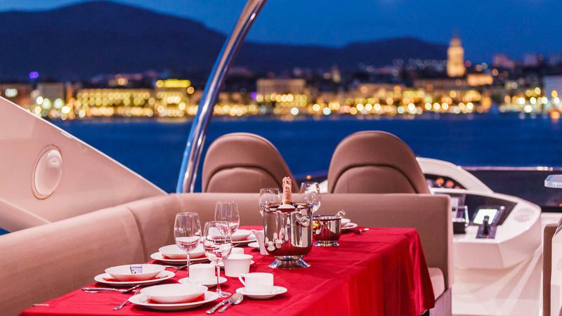 Book yachts online - motorboat - Sunseeker Yacht 86 - The Best Way - rent