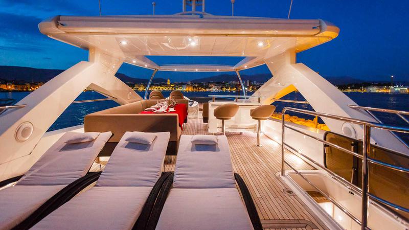 Book yachts online - motorboat - Sunseeker Yacht 86 - The Best Way - rent