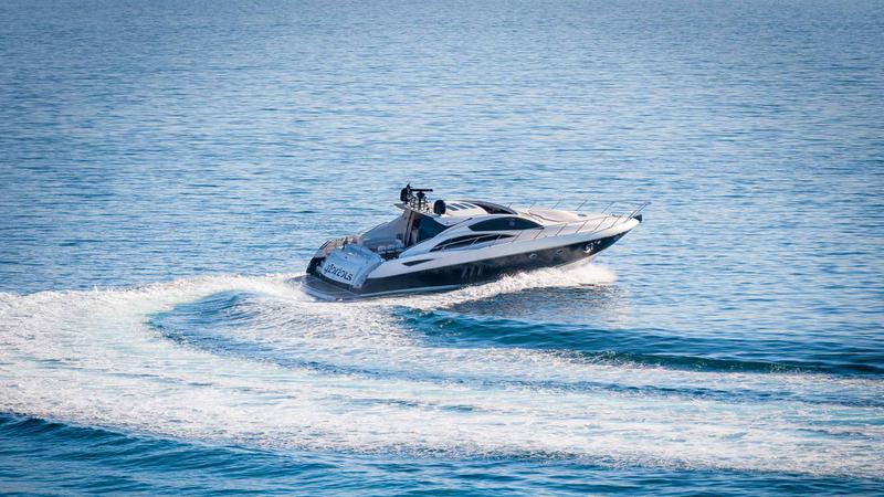 Book yachts online - motorboat - Predator 72 - Glorious - rent