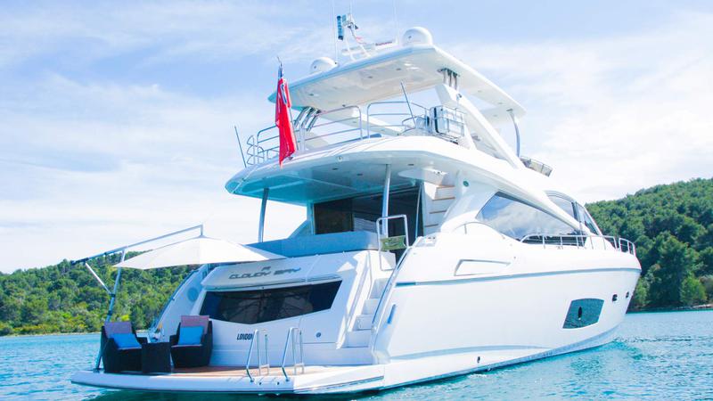 Book yachts online - motorboat - Manhattan 73 - A Cloudy Bay - rent