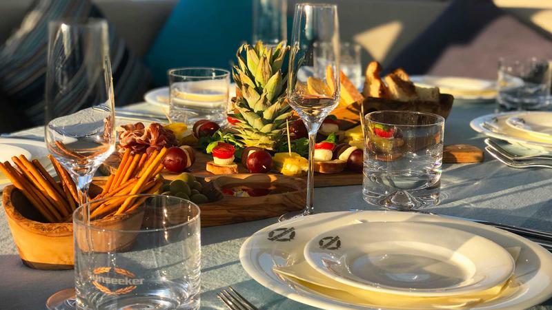 Book yachts online - motorboat - Manhattan 73 - A Cloudy Bay - rent