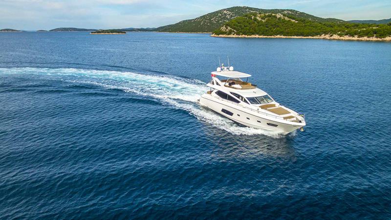 Book yachts online - motorboat - Manhattan 73 - A Cloudy Bay - rent