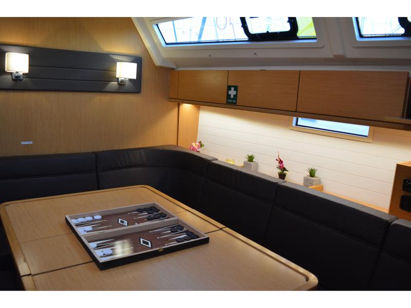 Book yachts online - sailboat - Bavaria Cruiser 46 - BAVCR46 SUZ - rent