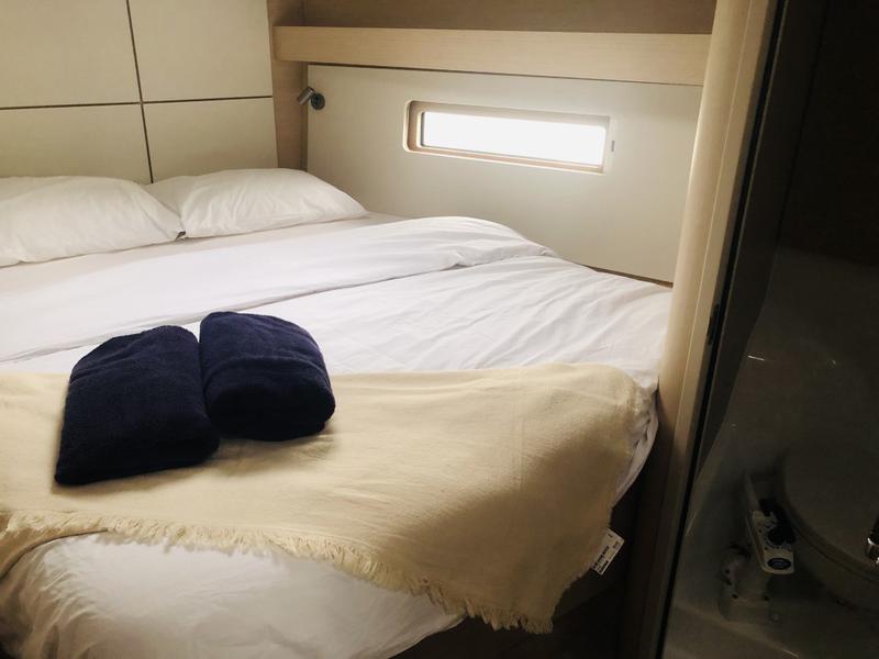 Book yachts online - sailboat - Oceanis 40.1 - AZORIAN with AC - rent