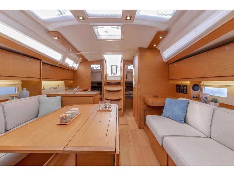 Book yachts online - sailboat - Dufour 390 Grand Large - Parbleu - rent