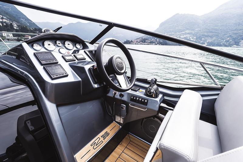 Book yachts online - motorboat - Cranchi Z35 - Alex Marty - rent