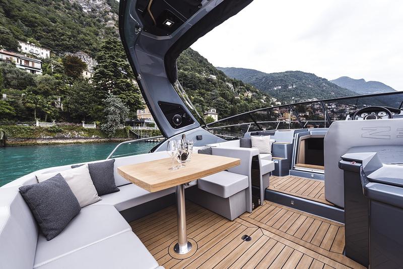 Book yachts online - motorboat - Cranchi Z35 - Alex Marty - rent