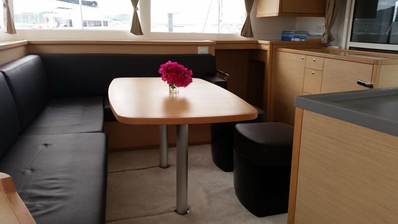 Book yachts online - catamaran - Lagoon 450 SporTop - Maui - rent