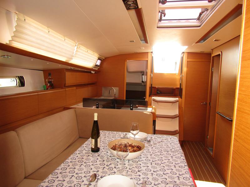 Book yachts online - sailboat - Sun Odyssey 439 - Mira - rent