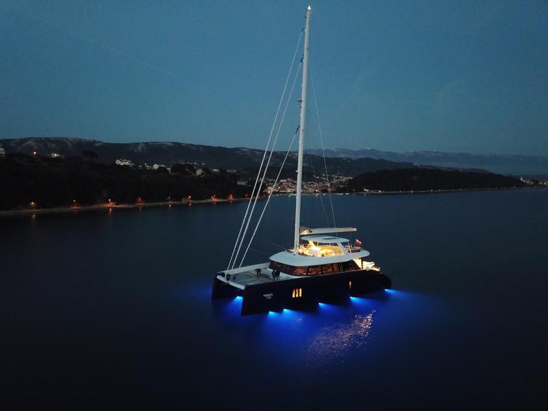 Book yachts online - catamaran - Sunreef 80 - Fantastic Too - rent
