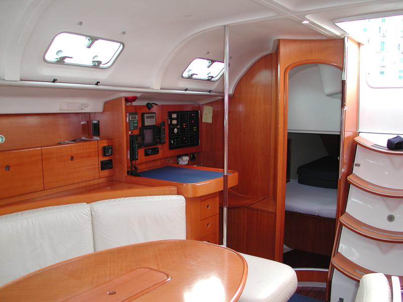 Book yachts online - sailboat - First 42S7 - Dune Mosse - rent