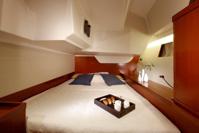 Book yachts online - sailboat - Oceanis 48 - Lastovo: Boat + Captain - rent