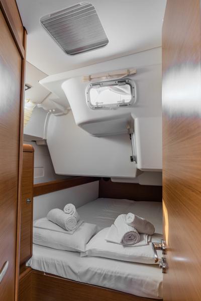 Book yachts online - sailboat - Sun Odyssey 519 - 5 cabs - MARYALIS - rent