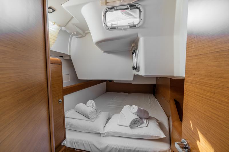 Book yachts online - sailboat - Sun Odyssey 519 - 5 cabs - MARYALIS - rent