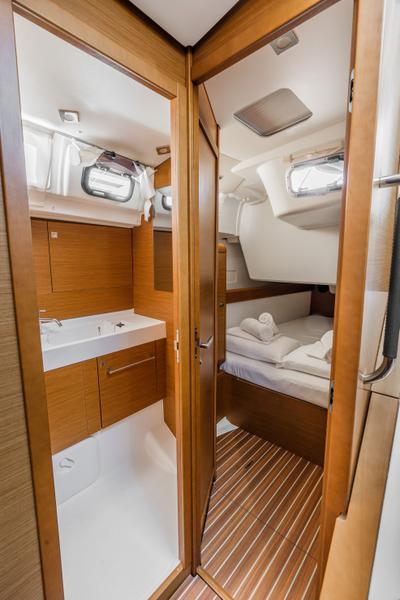 Book yachts online - sailboat - Sun Odyssey 519 - 5 cabs - MARYALIS - rent