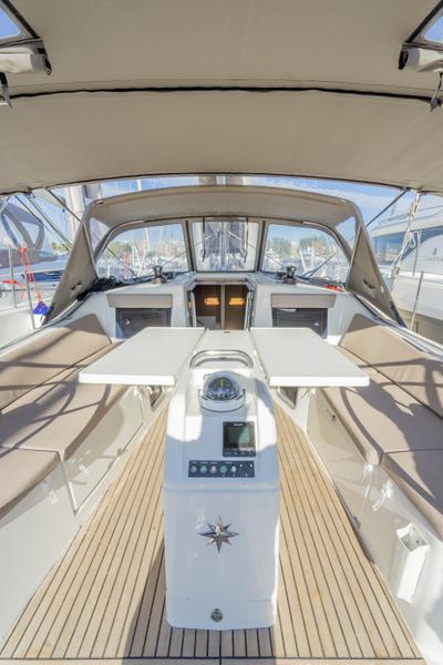 Book yachts online - sailboat - Sun Odyssey 410 - SALTY - rent