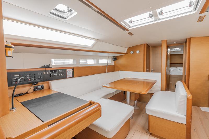 Book yachts online - sailboat - Sun Odyssey 519 -  6 cabs - PERRO BLANCO - rent