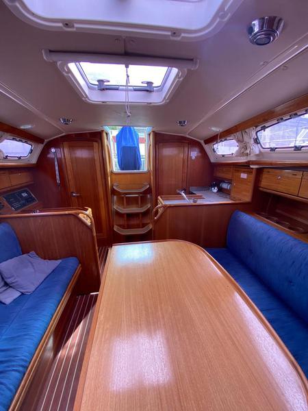 Book yachts online - sailboat - Bavaria 31 Cruiser - Free Spirits - rent