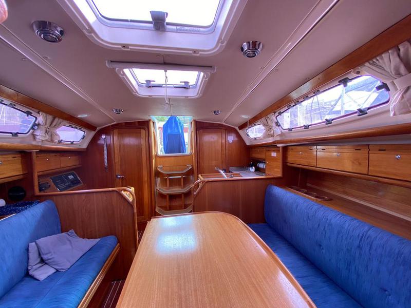 Book yachts online - sailboat - Bavaria 31 Cruiser - Free Spirits - rent