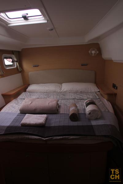 Book yachts online - catamaran - Lagoon 440 - Aina - rent