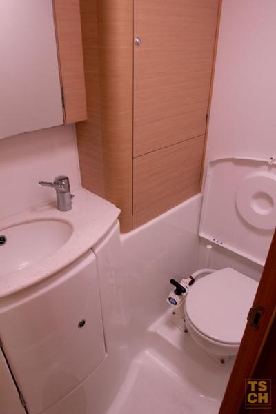 Book yachts online - catamaran - Lagoon 440 - Aina - rent