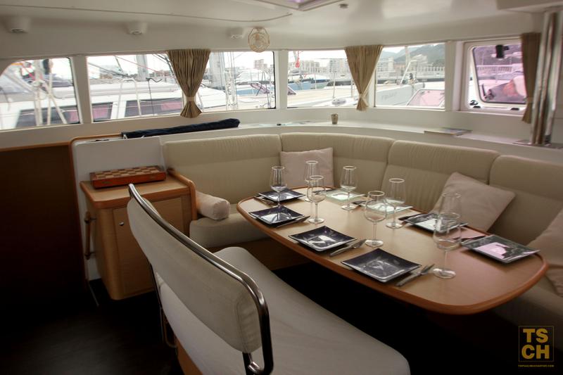Book yachts online - catamaran - Lagoon 440 - Aina - rent