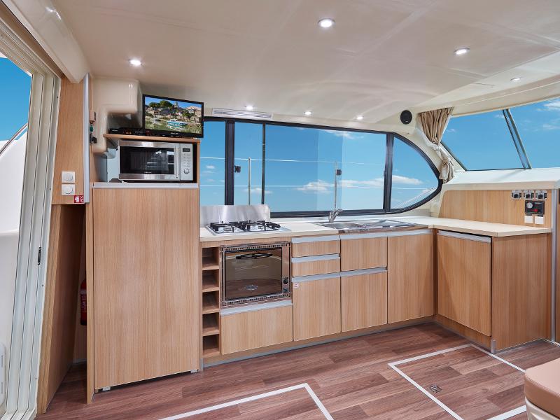 Book yachts online - motorboat - Estivale Sixto Prestige C - AIGUES-MOR - rent