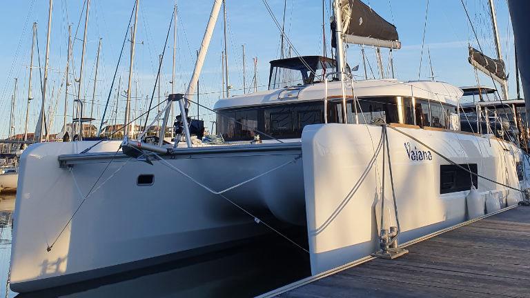 Book yachts online - catamaran - Lagoon 40 - Vaiana - rent