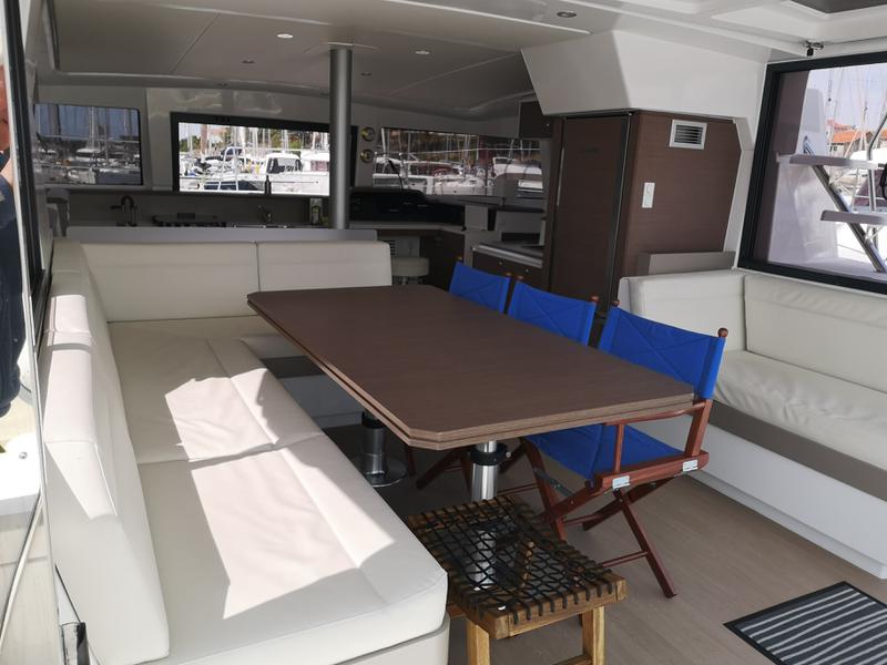 Book yachts online - catamaran - Bali 4.1-3 cab. ROLL MAINSAIL - LADY POLA  - rent