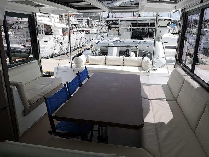 Book yachts online - catamaran - Bali 4.1-3 cab. ROLL MAINSAIL - LADY POLA  - rent