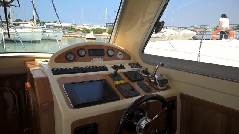 Book yachts online - motorboat - Damor 980 Fjera - Neja - rent