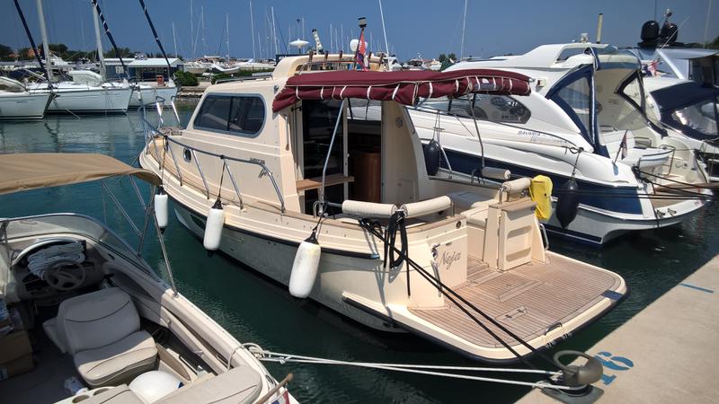 Book yachts online - motorboat - Damor 980 Fjera - Neja - rent