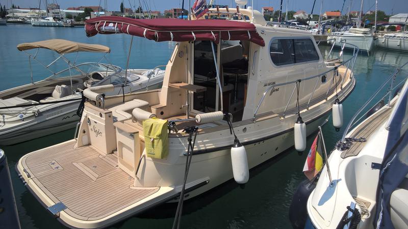 Book yachts online - motorboat - Damor 980 Fjera - Neja - rent