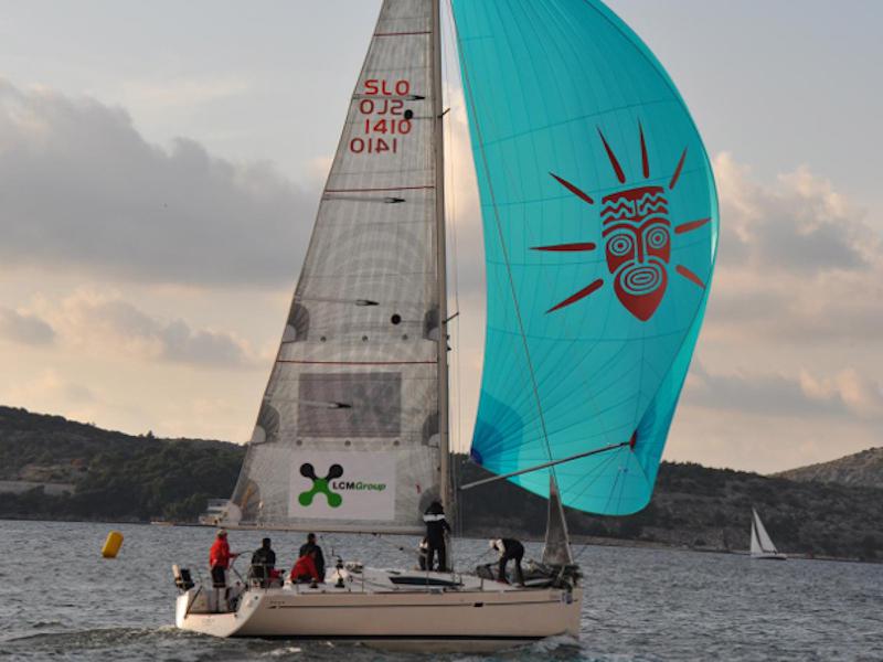 Book yachts online - sailboat - Elan 410 - Krka - rent