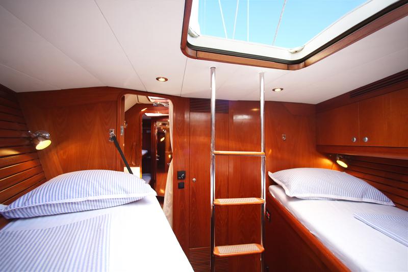 Book yachts online - sailboat - Swan 62 - Glisse - rent