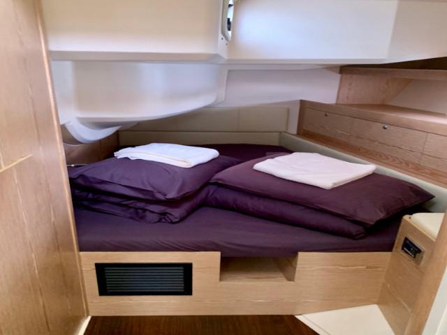 Book yachts online - sailboat - Hanse 575 - ARIA - rent