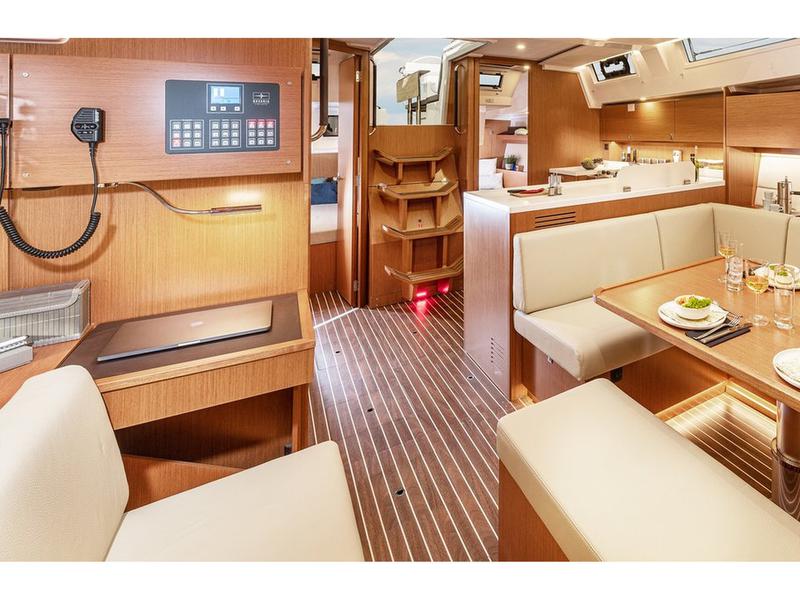 Book yachts online - sailboat - Bavaria C45 - Checkmate - rent