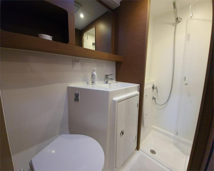 Book yachts online - catamaran - Lagoon 42 - Lagoon 42 - rent