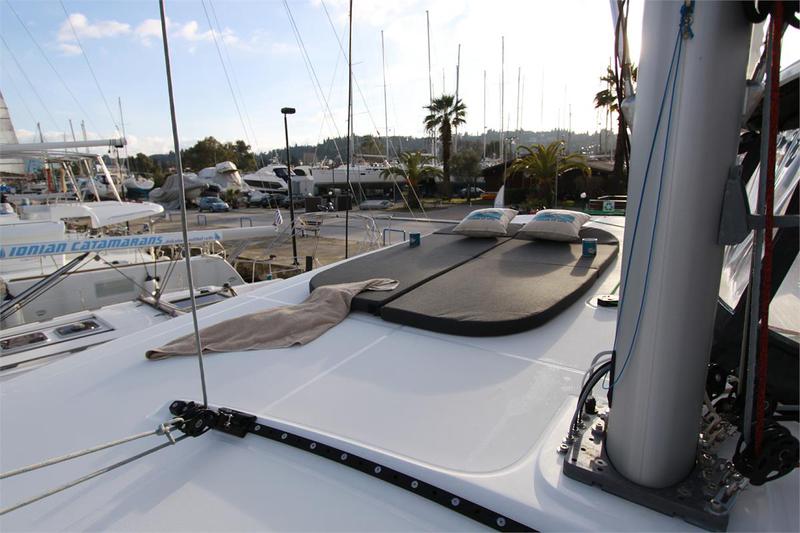 Book yachts online - catamaran - Lagoon 42 - Lagoon 42 - rent