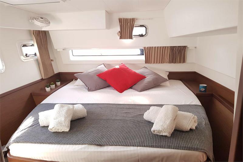 Book yachts online - catamaran - Lagoon 42 - Lagoon 42 - rent