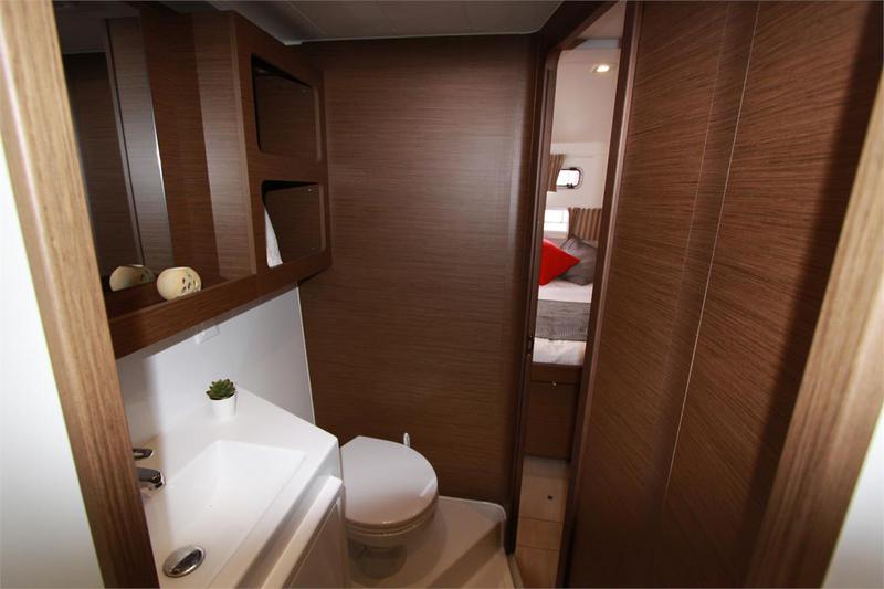 Book yachts online - catamaran - Lagoon 42 - Lagoon 42 - rent