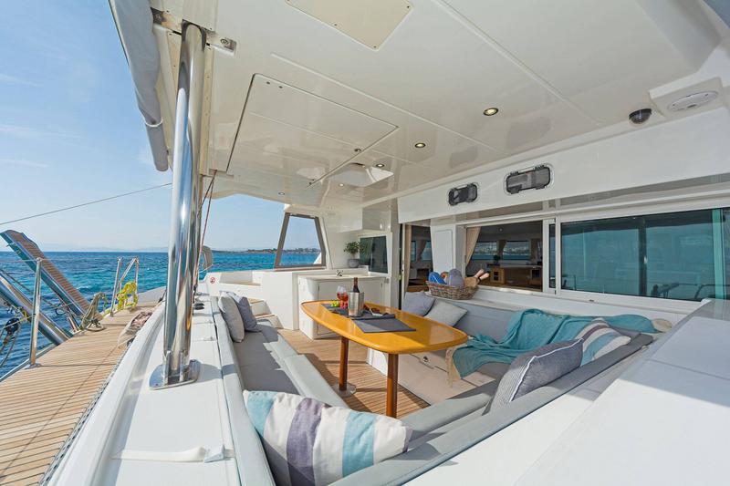 Book yachts online - catamaran - Lagoon 500 - Mystique I - rent