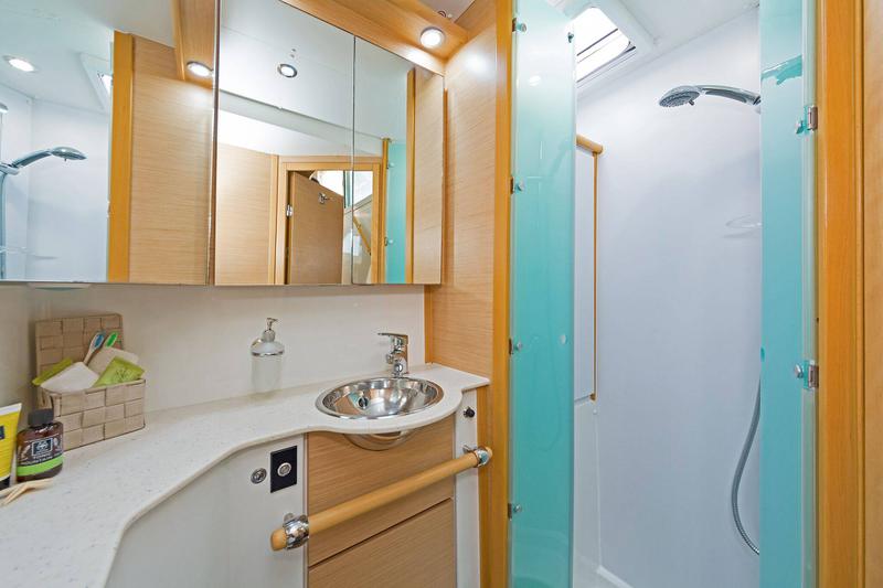 Book yachts online - catamaran - Lagoon 500 - Mystique I - rent