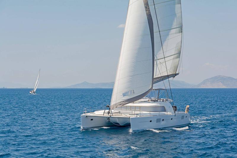 Book yachts online - catamaran - Lagoon 500 - Mystique I - rent