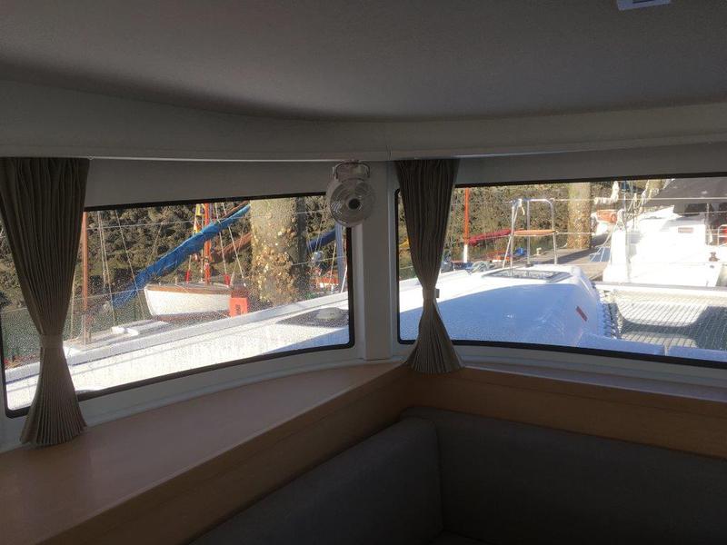 Book yachts online - catamaran - Lagoon 42 - Tigra - rent