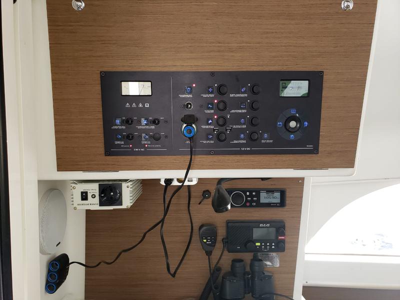 Book yachts online - catamaran - Lagoon 380 S2 - Karla II - rent